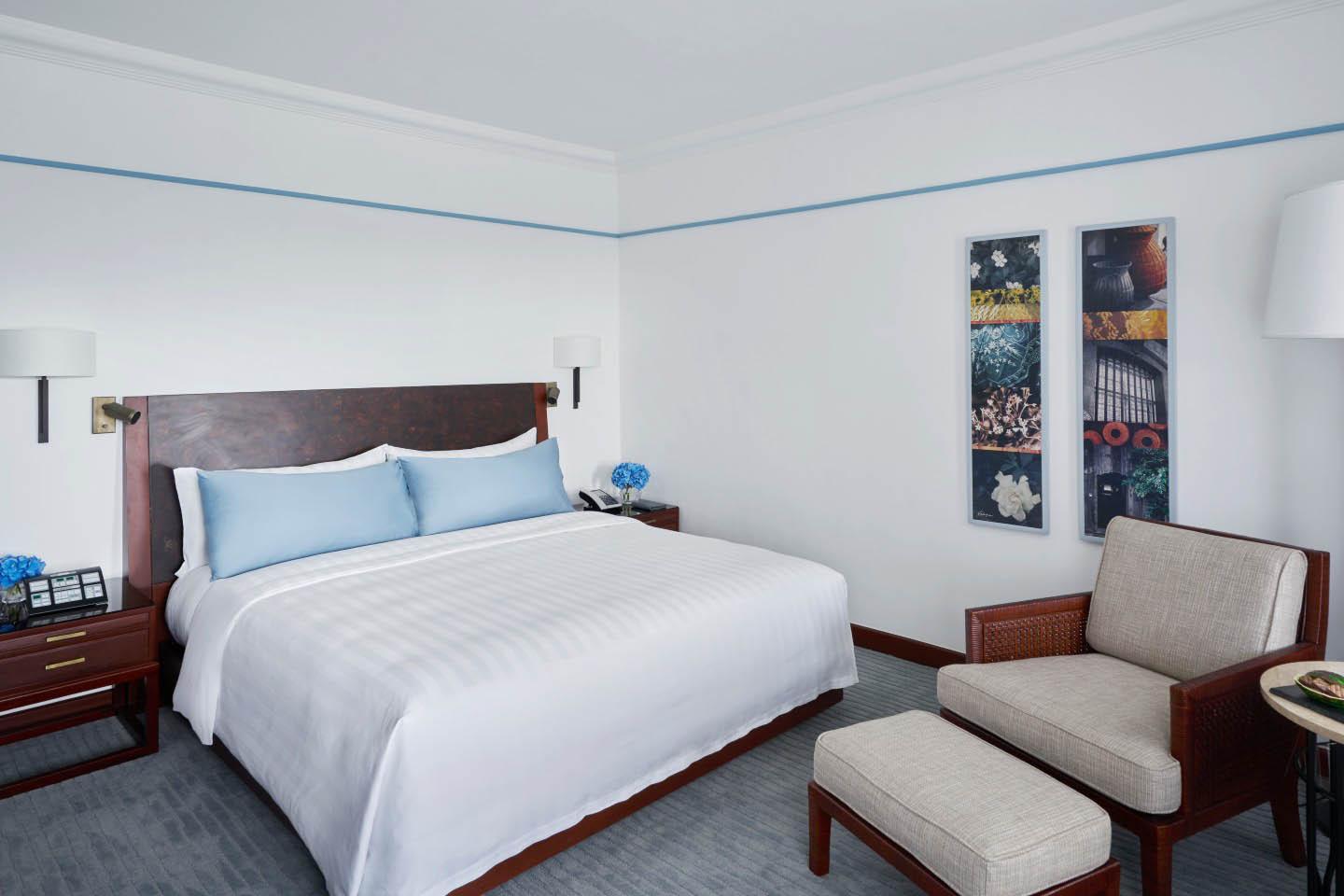 The Peninsula Manila Hotel Makati City Ngoại thất bức ảnh A bedroom at the hotel
