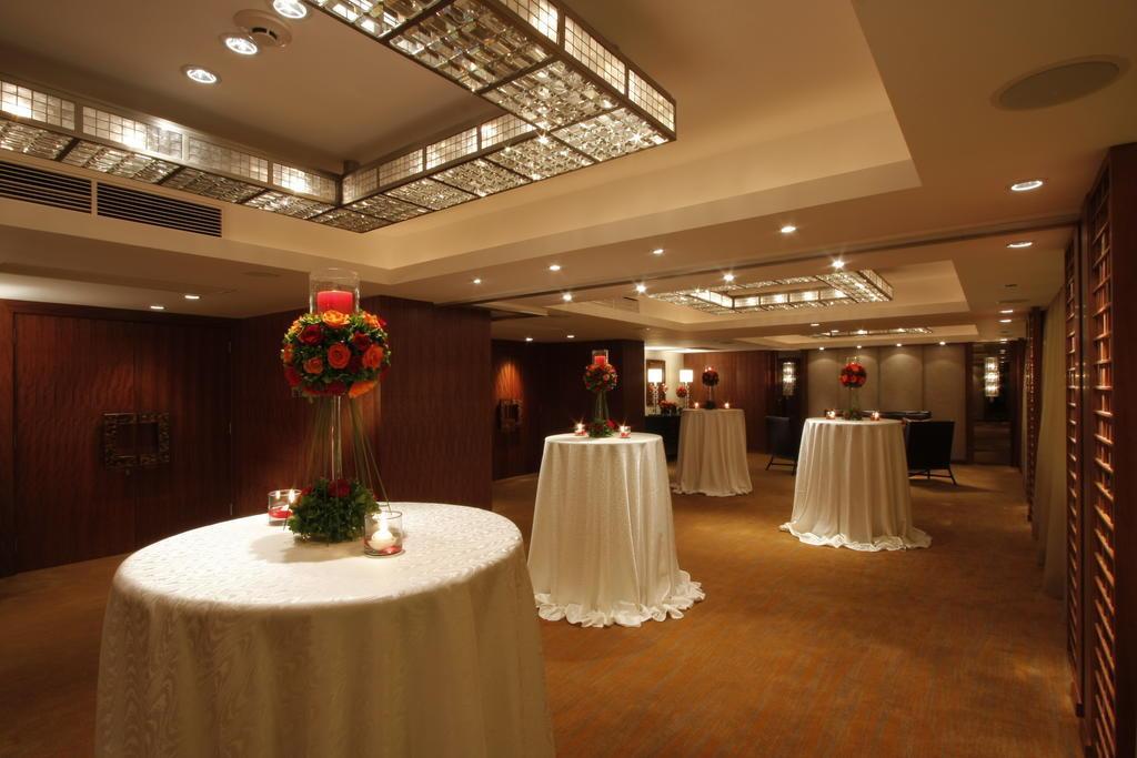 The Peninsula Manila Hotel Makati City Ngoại thất bức ảnh A cocktail reception