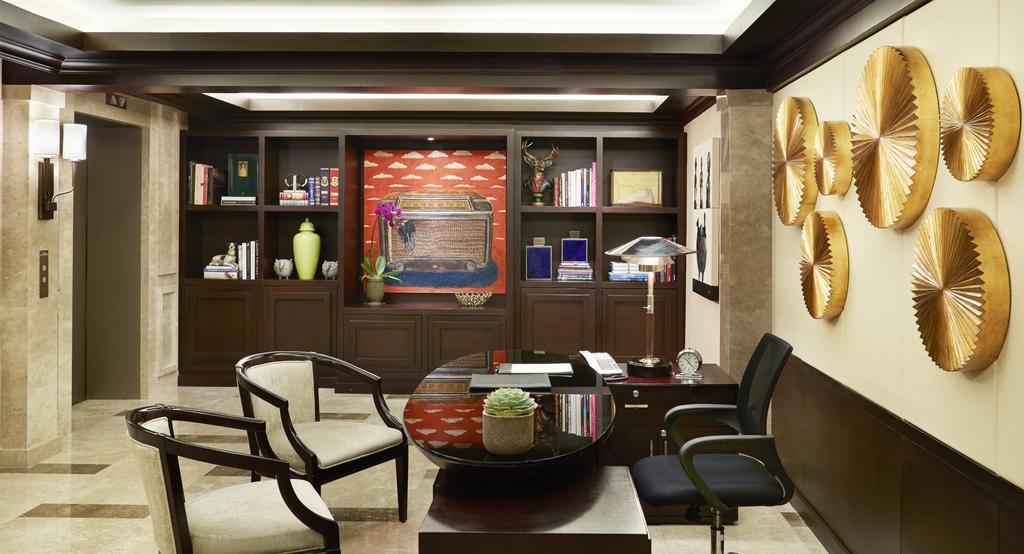 The Peninsula Manila Hotel Makati City Ngoại thất bức ảnh The office of the Chairman