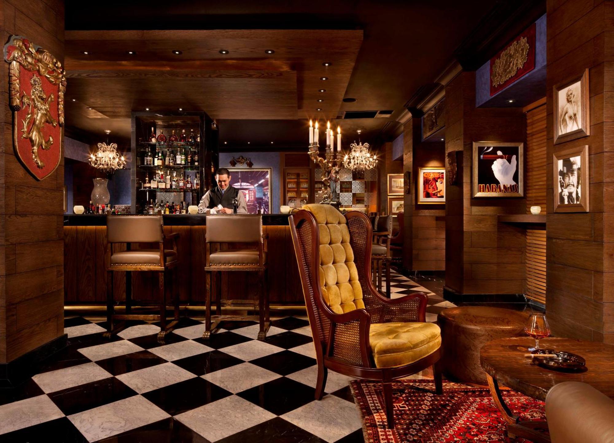 The Peninsula Manila Hotel Makati City Nhà hàng bức ảnh The bar at the St Regis